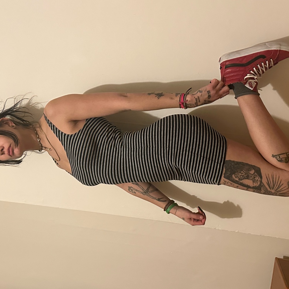 Cute black&gray striped casual form fitting mini dress